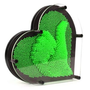 משחק סיכות תלת ממדי בעיצוב לב - גודל לבחירה