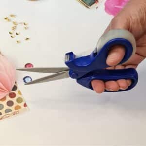 מספריים איכותיים עם דיספנסר לסלוטייפ