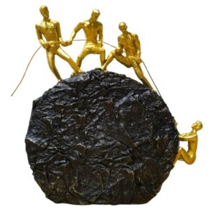 פסל אומנותי “עוצמת הקבוצה” – סמל לשיתוף פעולה ומחויבות הדדית