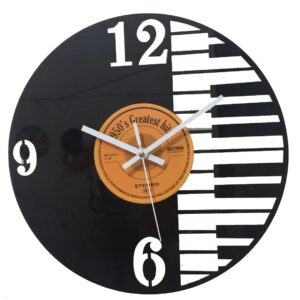 שעון קיר פסנתר ותקליט