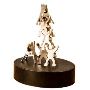 משחק מגנטי - אנשים אטבים